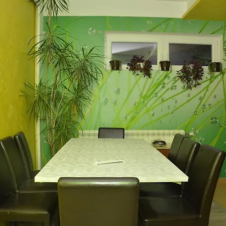 Kutak Hostel *